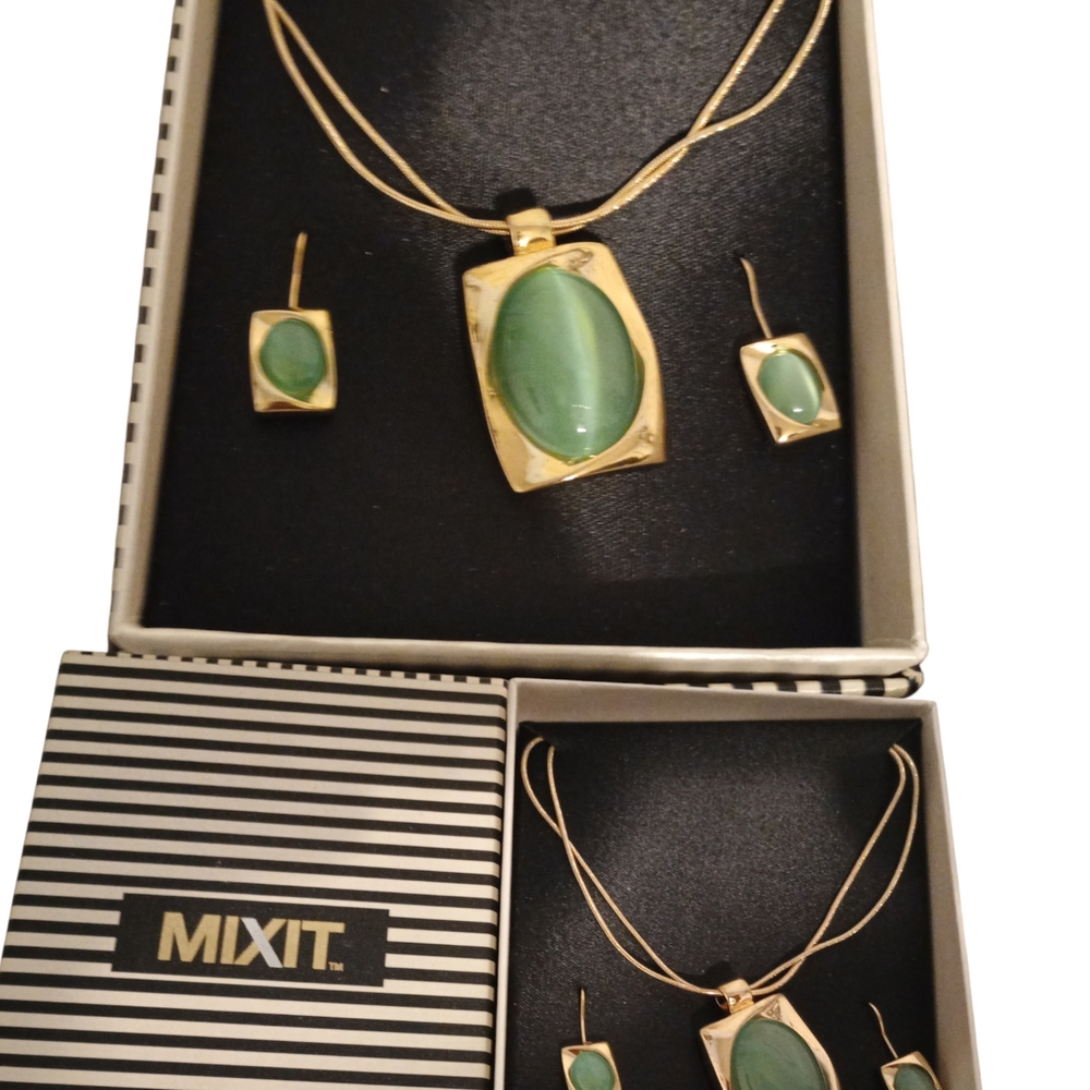 Mixit Green and Gold Necklace with Oval Pendant and Matching Earrings